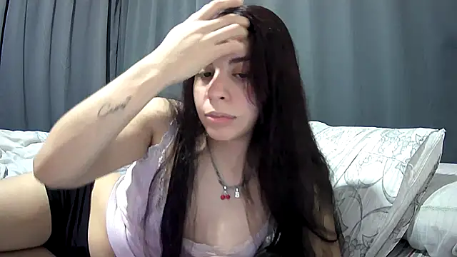 Snapshot of violetazein7 chatting on 05-27-26, 12:18 violetazein7 online show from 05-27-26, 12:18