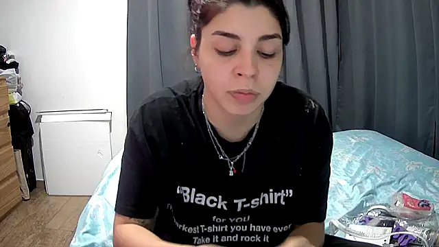Snapshot of violetazein7 chatting on 05-27-26, 08:39 violetazein7 online show from 05-27-26, 08:39