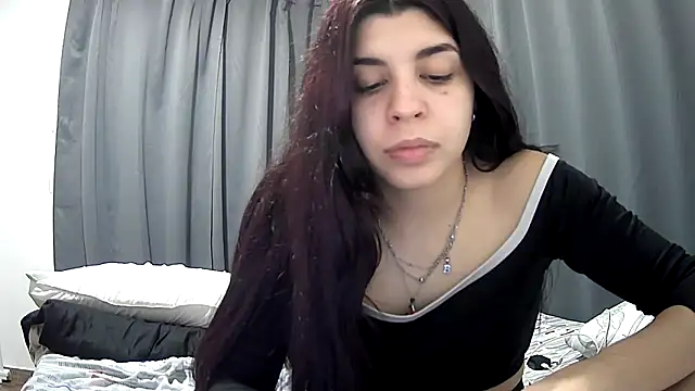 Snapshot of violetazein7 chatting on 06-13-26, 01:36 violetazein7 online show from 06-13-26, 01:36