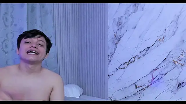 RaiderandRoxie1 online show from 04-21-26, 01:42