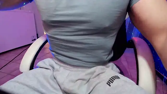 Snapshot of YouAndMe-forever chatting on 02-11-26, 11:37 YouAndMe-forever online show from 02-11-26, 11:37