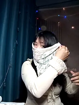 Girl-crazy1 online show from 04-13-26, 02:00