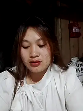 Snapshot of bany-lee chatting on 04-22-26, 01:34 bany-lee online show from 04-22-26, 01:34