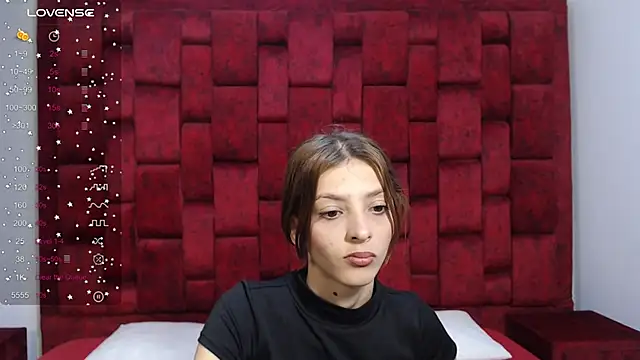 Snapshot of barby_jones25 chatting on 06-16-26, 12:41 barby jones25 online show from 06-16-26, 12:41