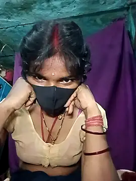 Snapshot of Desi_Couple_P chatting on 02-21-26, 04:13 Desi Couple P online show from 02-21-26, 04:13