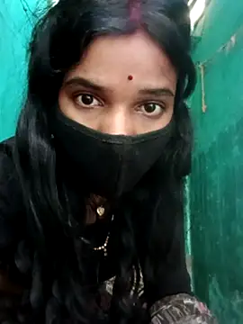 Snapshot of Desi_Couple_P chatting on 03-30-26, 03:51 Desi Couple P online show from 03-30-26, 03:51