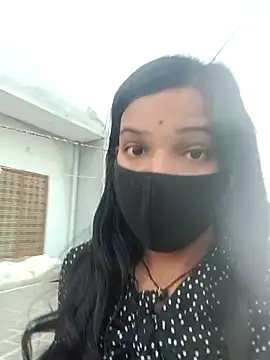 Snapshot of Desi_Couple_P chatting on 04-14-26, 12:38 Desi Couple P online show from 04-14-26, 12:38