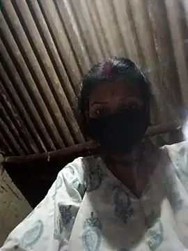 Snapshot of Desi_Couple_P chatting on 04-21-26, 03:28 Desi Couple P online show from 04-21-26, 03:28