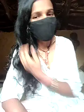 Snapshot of Desi_Couple_P chatting on 04-28-26, 05:12 Desi Couple P online show from 04-28-26, 05:12