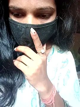 Snapshot of Desi_Couple_P chatting on 04-29-26, 01:43 Desi Couple P online show from 04-29-26, 01:43
