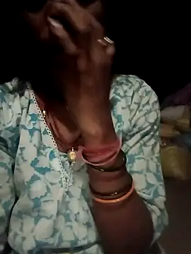 Snapshot of Desi_Couple_P chatting on 05-05-26, 04:37 Desi Couple P online show from 05-05-26, 04:37
