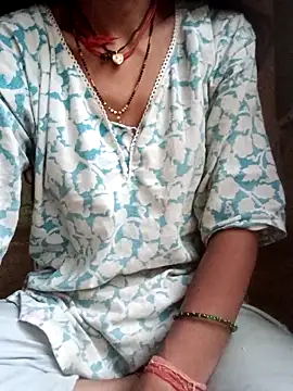 Snapshot of Desi_Couple_P chatting on 05-12-26, 12:19 Desi Couple P online show from 05-12-26, 12:19