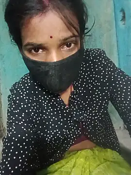 Snapshot of Desi_Couple_P chatting on 05-19-26, 03:18 Desi Couple P online show from 05-19-26, 03:18