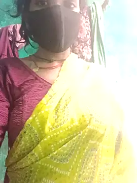 Snapshot of Desi_Couple_P chatting on 05-24-26, 12:21 Desi Couple P online show from 05-24-26, 12:21