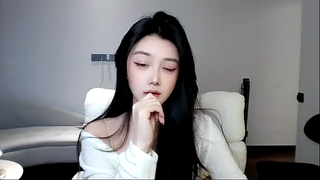 MedeLineayr online show from 03-11-26, 04:02