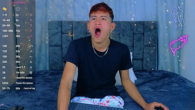 NicolasTorrez online show from 04-07-26, 09:37