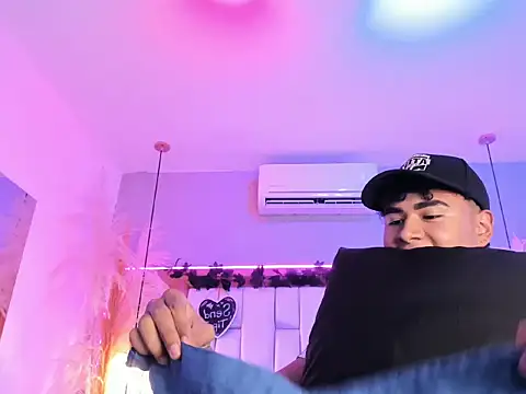 Snapshot of Bastixvontade chatting on 02-25-26, 12:31 Bastixvontade online show from 02-25-26, 12:31