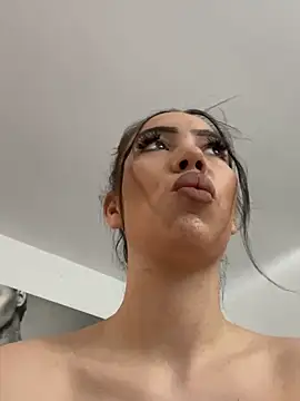 I amSis online show from 04-10-26, 11:04