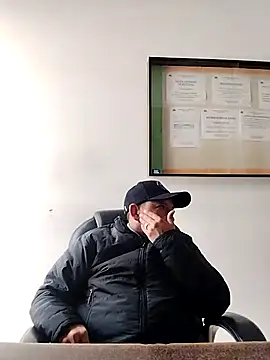 Hachi28 online show from 03-12-26, 01:50