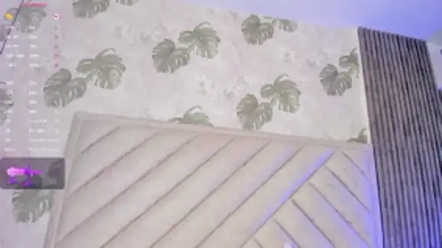 SarahRizof online show from 04-10-26, 05:23