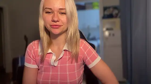 Snapshot of Leylia_Lily chatting on 04-16-26, 12:28 Leylia Lily online show from 04-16-26, 12:28