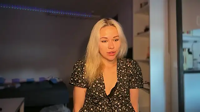Snapshot of Leylia_Lily chatting on 06-03-26, 01:03 Leylia Lily online show from 06-03-26, 01:03