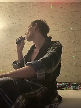 Snapshot of Erick_Wilson chatting on 03-02-25, 12:31 Erick Wilson online show from 03-02-25, 12:31