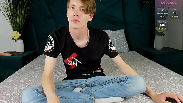 Snapshot of Erick_Wilson chatting on 09-10-25, 06:57 Erick Wilson online show from 09-10-25, 06:57