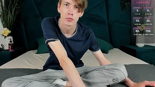 Snapshot of Erick_Wilson chatting on 09-20-25, 09:54 Erick Wilson online show from 09-20-25, 09:54