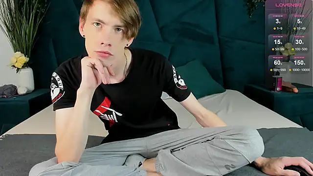 Snapshot of Erick_Wilson chatting on 09-23-25, 07:55 Erick Wilson online show from 09-23-25, 07:55