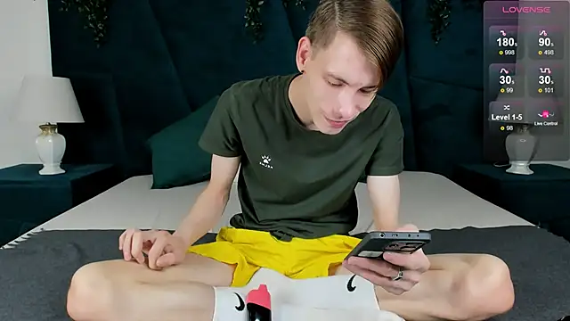 Snapshot of Erick_Wilson chatting on 11-10-25, 08:02 Erick Wilson online show from 11-10-25, 08:02