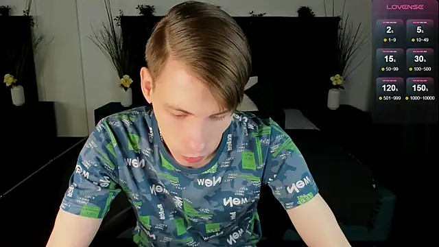 Snapshot of Erick_Wilson chatting on 11-13-25, 08:13 Erick Wilson online show from 11-13-25, 08:13