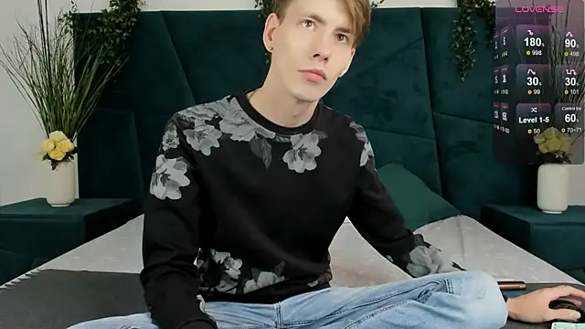 Snapshot of Erick_Wilson chatting on 11-21-25, 07:40 Erick Wilson online show from 11-21-25, 07:40