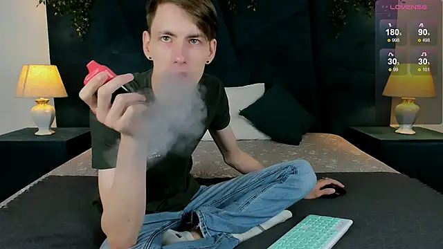 Snapshot of Erick_Wilson chatting on 11-22-25, 05:06 Erick Wilson online show from 11-22-25, 05:06