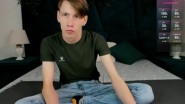 Snapshot of Erick_Wilson chatting on 11-24-25, 05:29 Erick Wilson online show from 11-24-25, 05:29