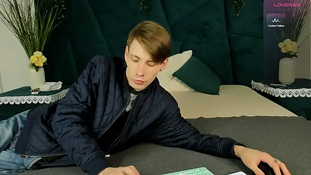 Snapshot of Erick_Wilson chatting on 12-01-25, 07:24 Erick Wilson online show from 12-01-25, 07:24