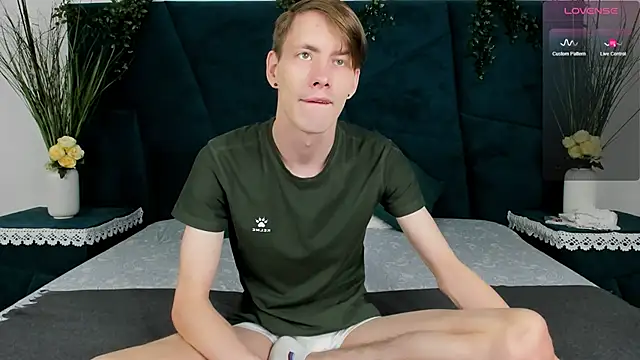 Snapshot of Erick_Wilson chatting on 12-02-25, 07:36 Erick Wilson online show from 12-02-25, 07:36