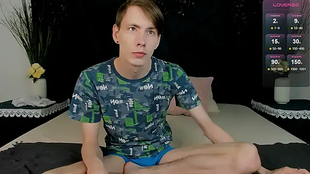 Snapshot of Erick_Wilson chatting on 12-14-25, 05:57 Erick Wilson online show from 12-14-25, 05:57