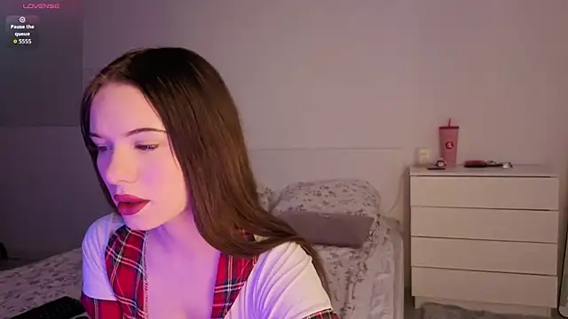 SirenBeatrice online show from 04-10-26, 09:36