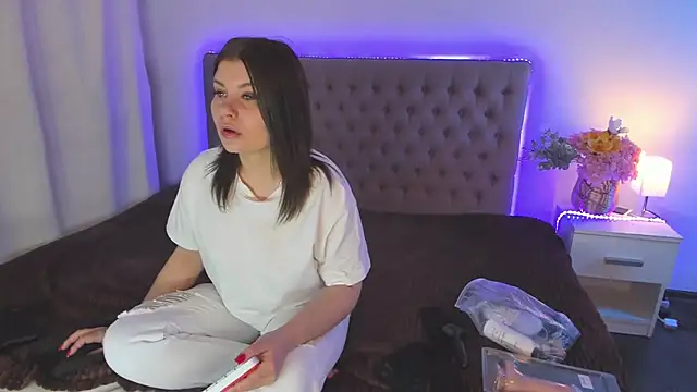 Snapshot of AmandaHoppe chatting on 06-26-26, 04:39 AmandaHoppe online show from 06-26-26, 04:39
