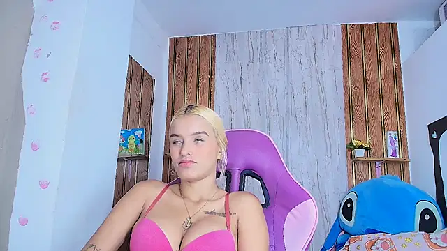 abigail sandoval online show from 04-14-26, 01:39