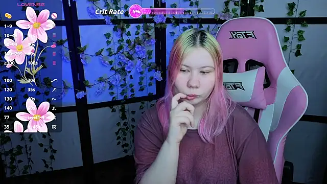 Snapshot of kitsune_little chatting on 04-29-26, 04:22 kitsune little online show from 04-29-26, 04:22