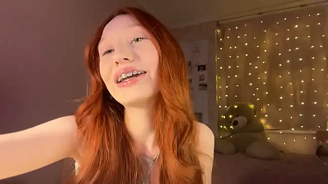 Snapshot of stella_foxi chatting on 02-19-26, 04:25 stella foxi online show from 02-19-26, 04:25