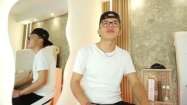 Dark Nico online show from 03-28-26, 03:39