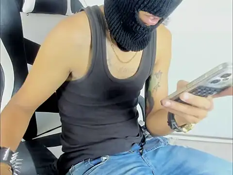 Snapshot of badboy_master chatting on 04-06-26, 04:46 badboy master online show from 04-06-26, 04:46