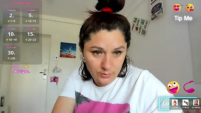 Snapshot of EVELYNA88 chatting on 07-15-26, 11:15 EVELYNA88 online show from 07-15-26, 11:15