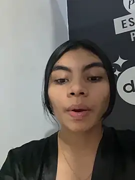 Snapshot of eimmy__skinny chatting on 05-16-26, 01:02 eimmy skinny online show from 05-16-26, 01:02