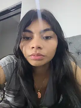 Snapshot of eimmy__skinny chatting on 05-19-26, 11:11 eimmy skinny online show from 05-19-26, 11:11