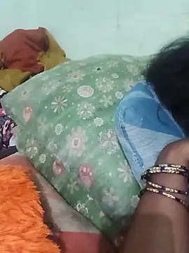 Snapshot of tamilkaviya431 chatting on 05-16-26, 10:47 tamilkaviya431 online show from 05-16-26, 10:47