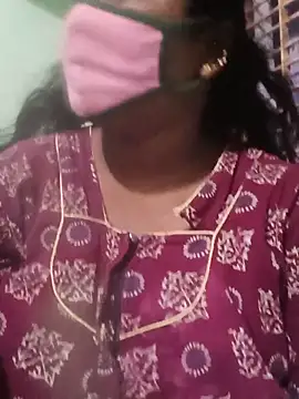 Snapshot of tamilkaviya431 chatting on 06-12-26, 01:21 tamilkaviya431 online show from 06-12-26, 01:21